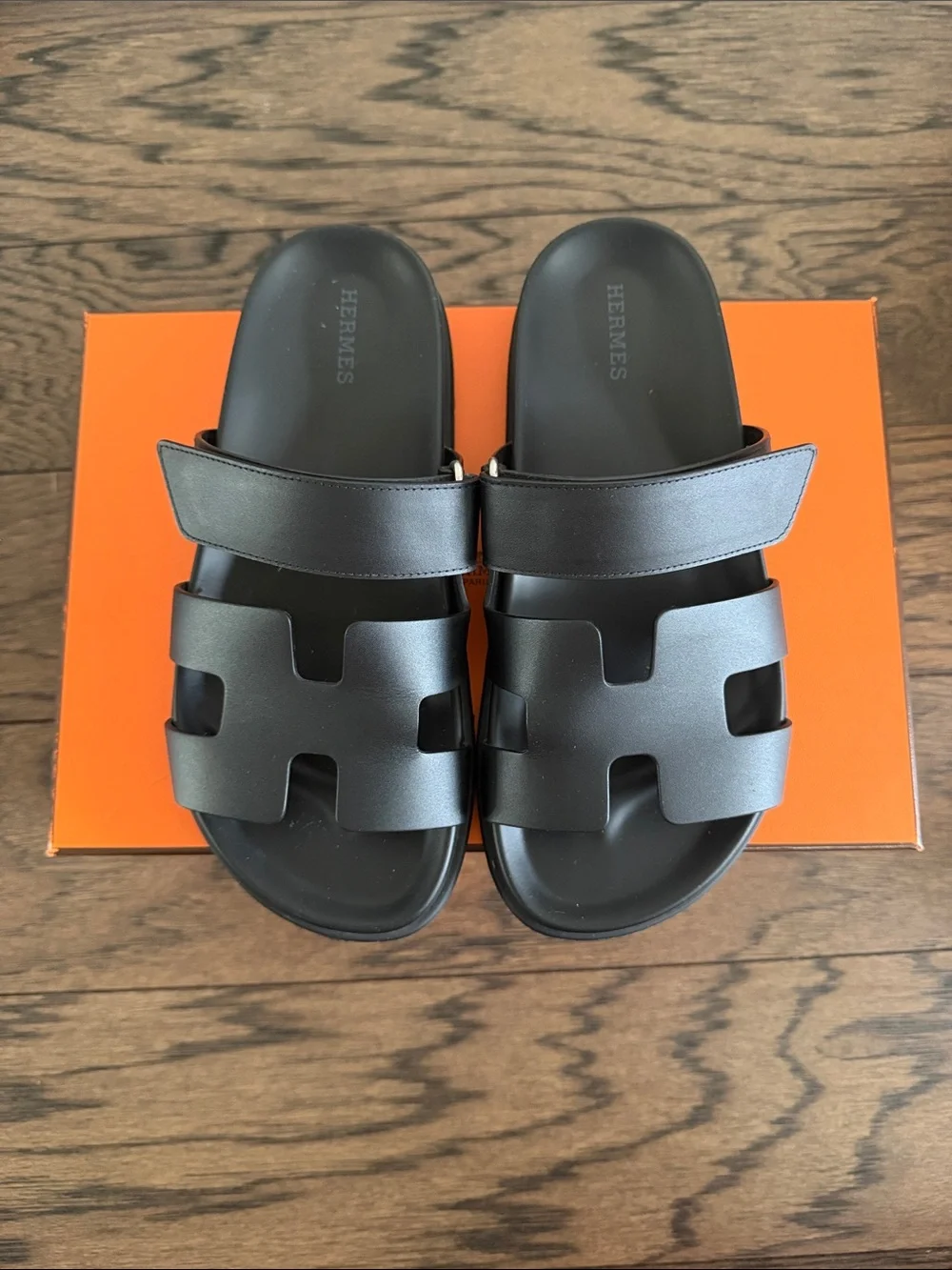 Hermès black Chypre sandals - Picture 1 of 6